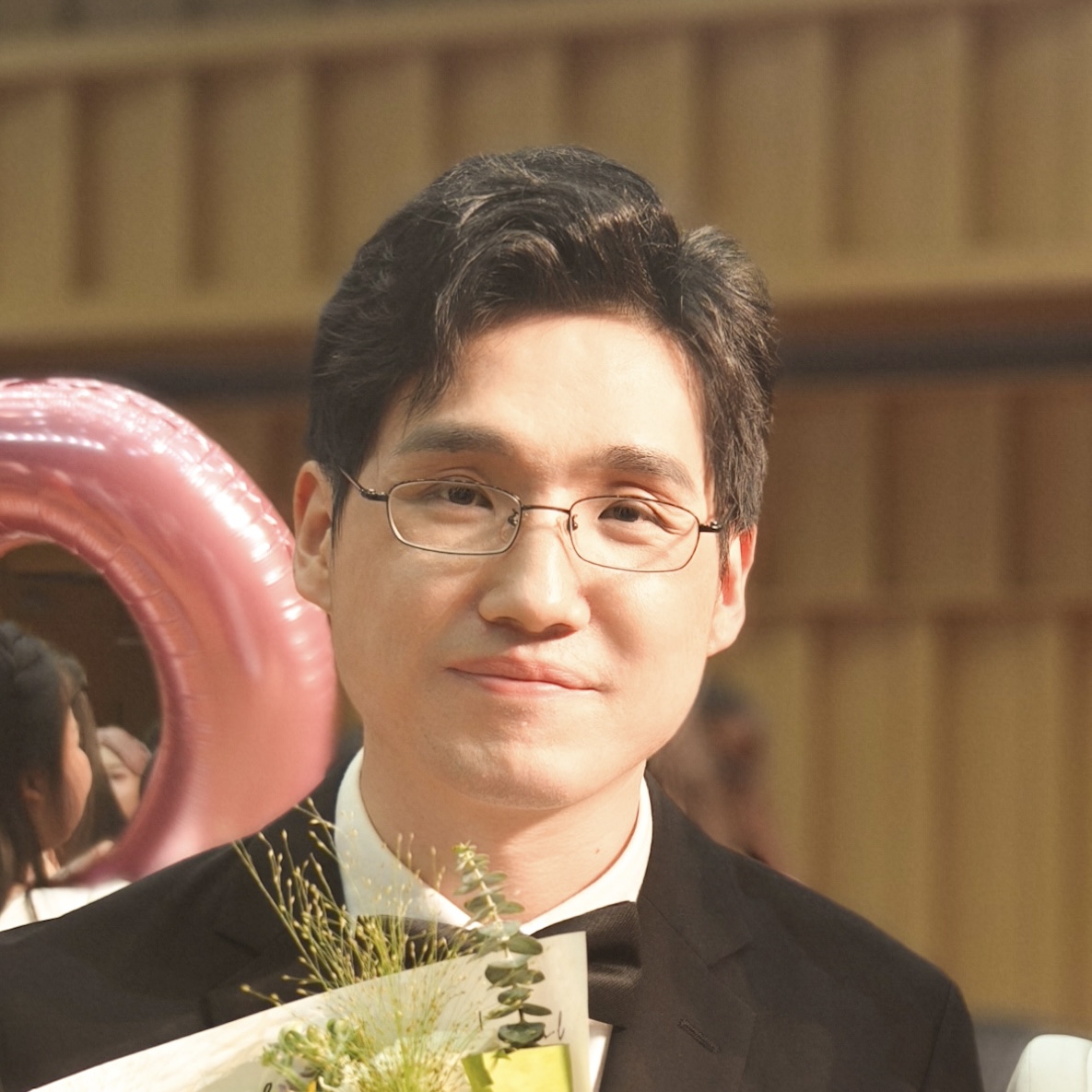Lingfeng Zhang bio photo